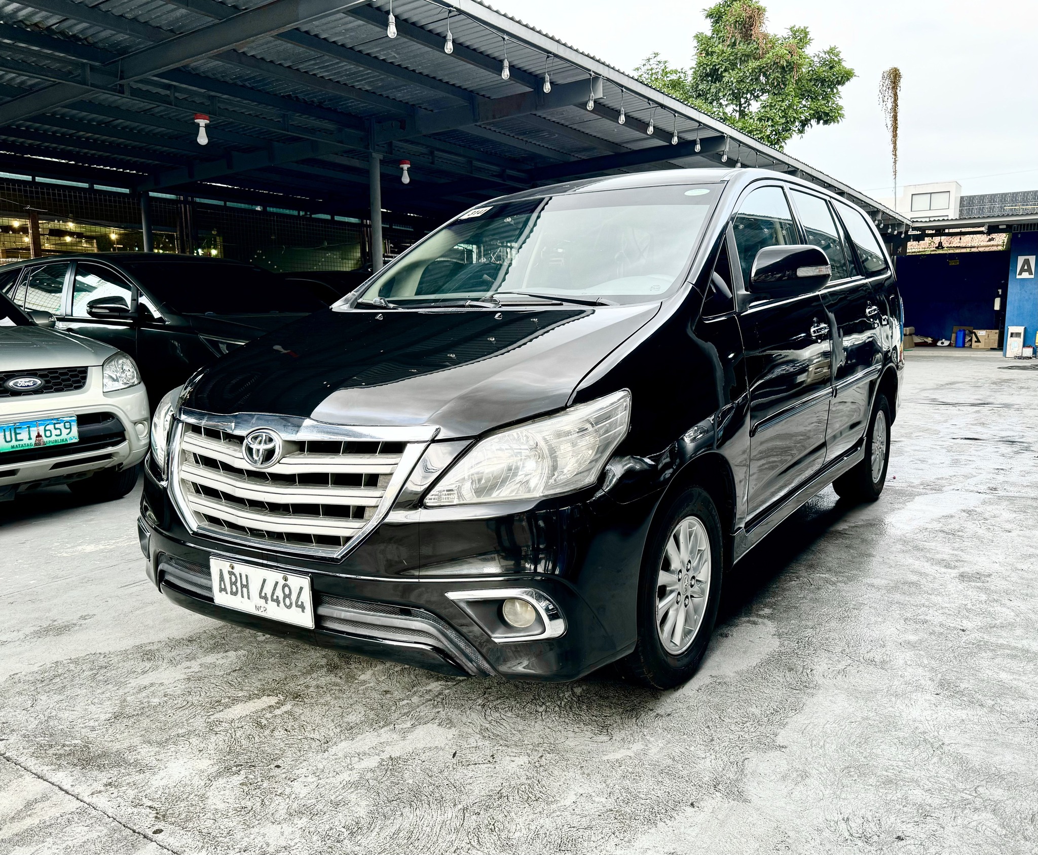 2015 Toyota Innova G Automatic Turbo Diesel 7 Seater! Fresh inside and out!